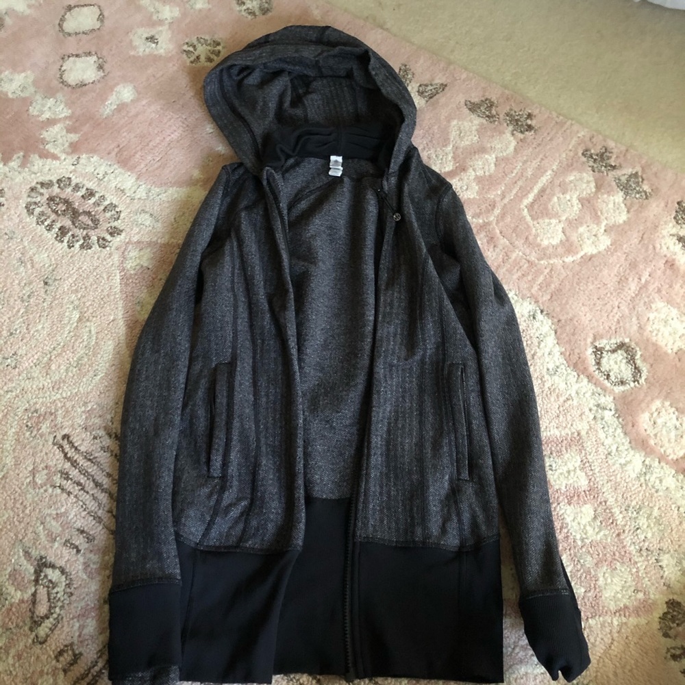 Lululemon black/gray jacket size 4
